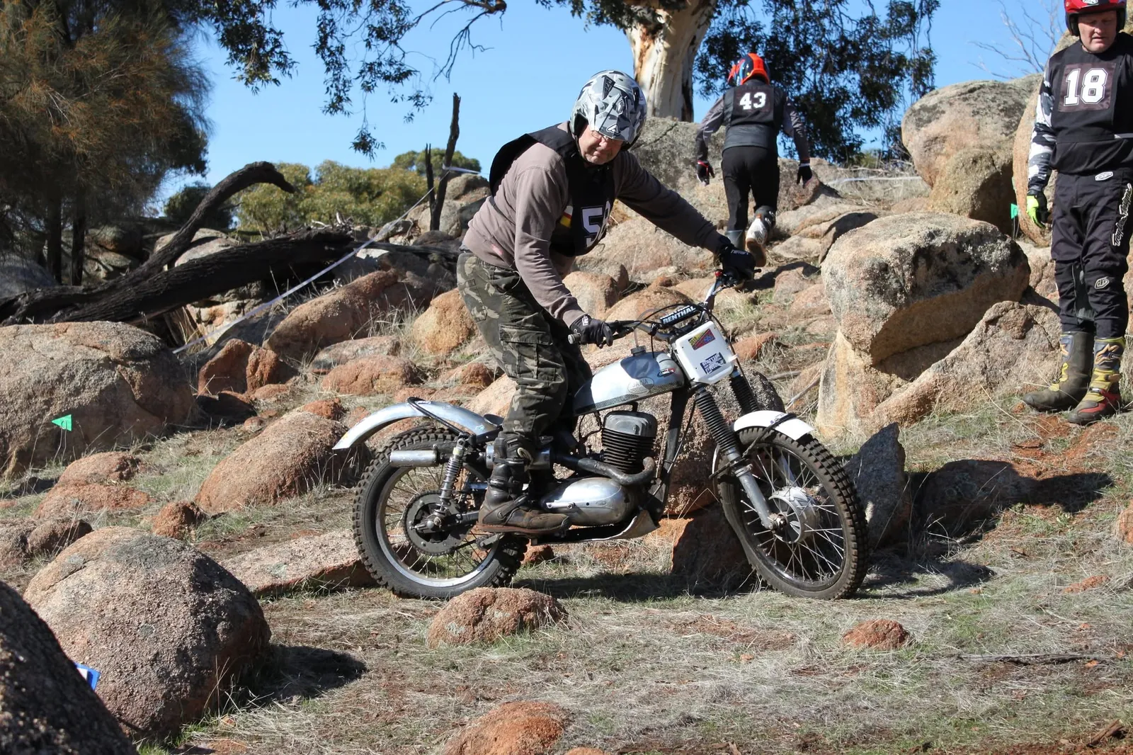 Pathfinders twinshock rider in a rocky section